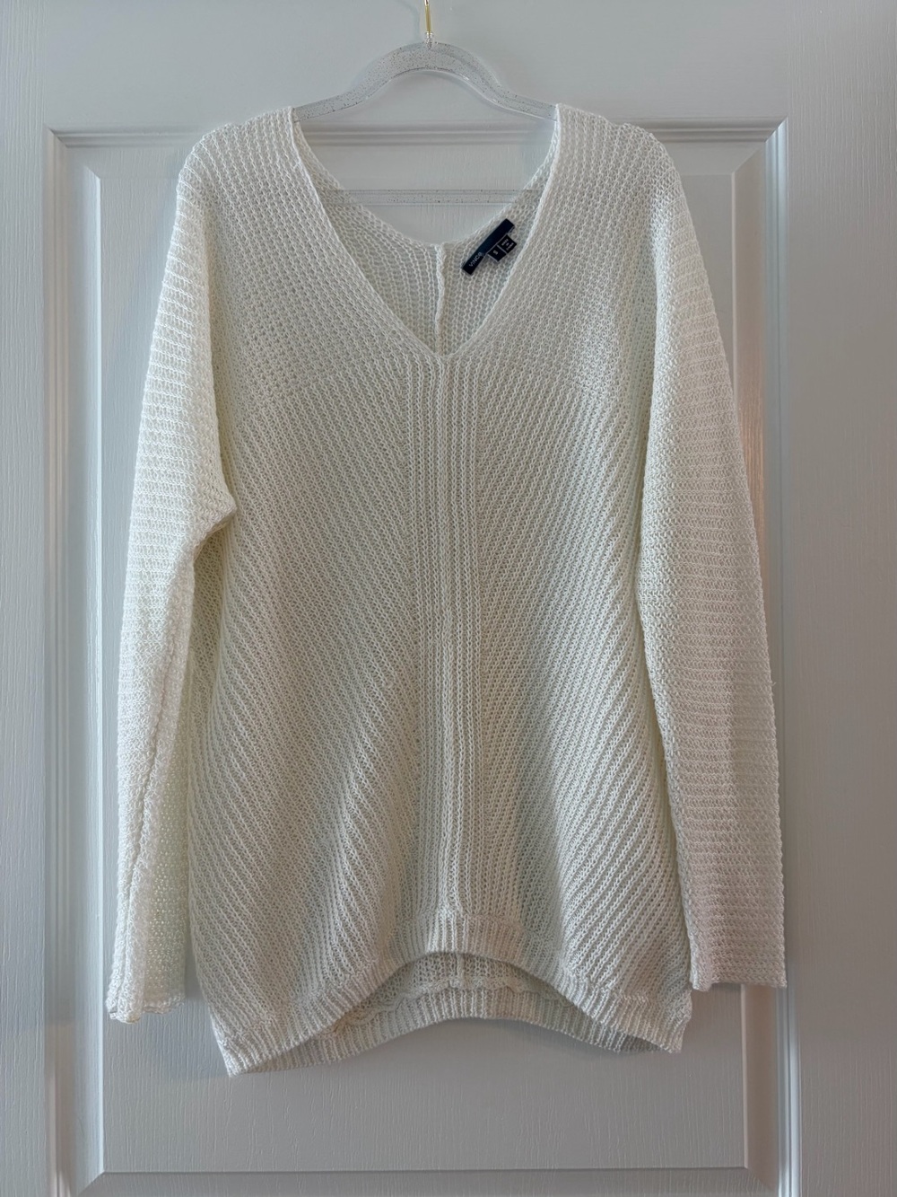 Vince white linen v-neck sweater size small